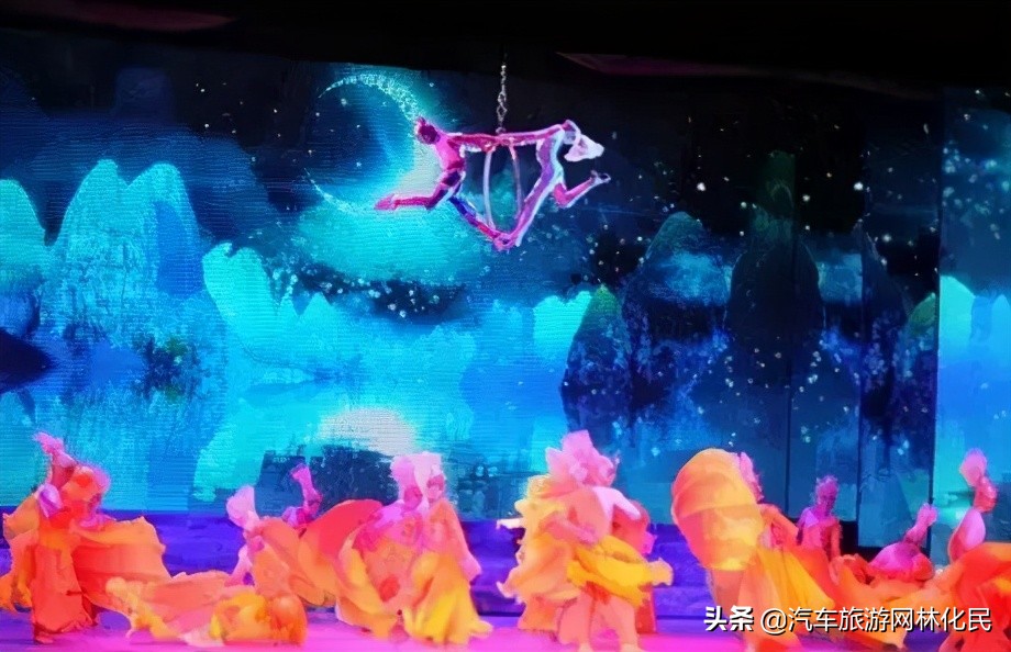 桂林+韶山毛主席铜像广场+凤凰古城+阳朔西街休闲七日游