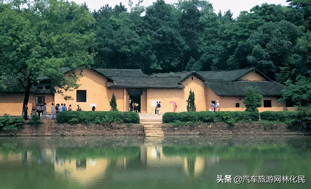 桂林+韶山毛主席铜像广场+凤凰古城+阳朔西街休闲七日游